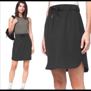 NWT LuluLemon On the Fly Skirt, black, size 2